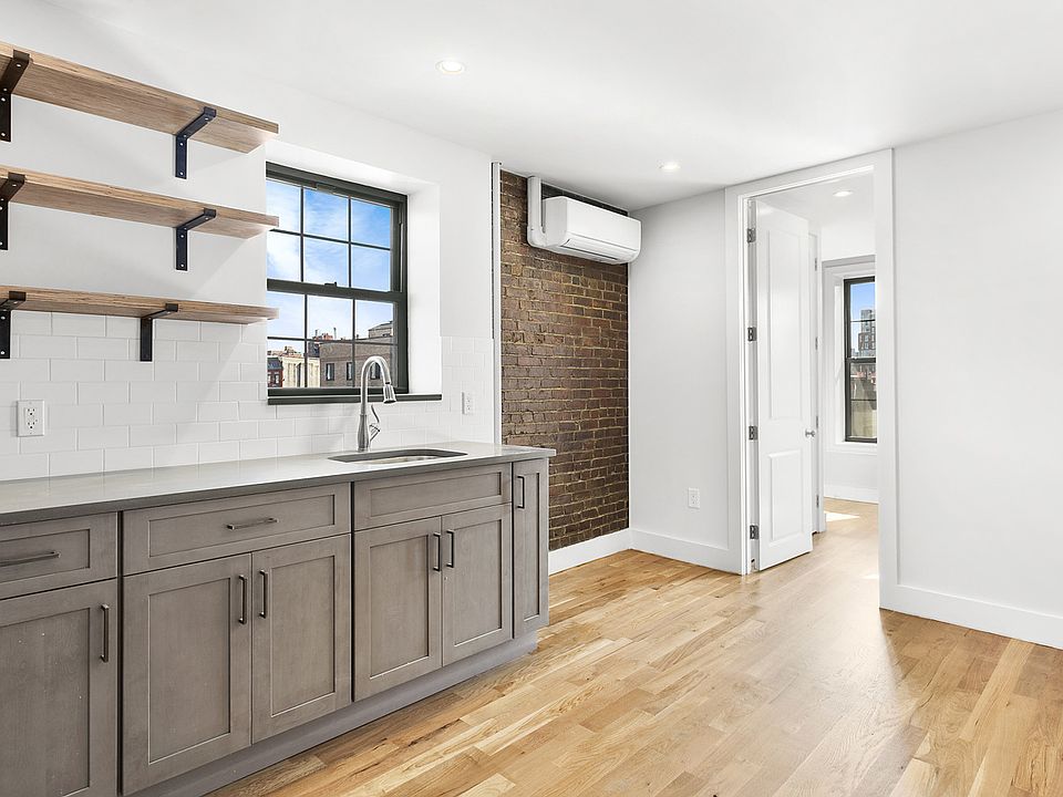 1st image of 276 3rd Ave APT 4A