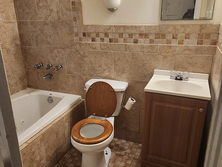 4266 Lindsey Dr — Photo 6