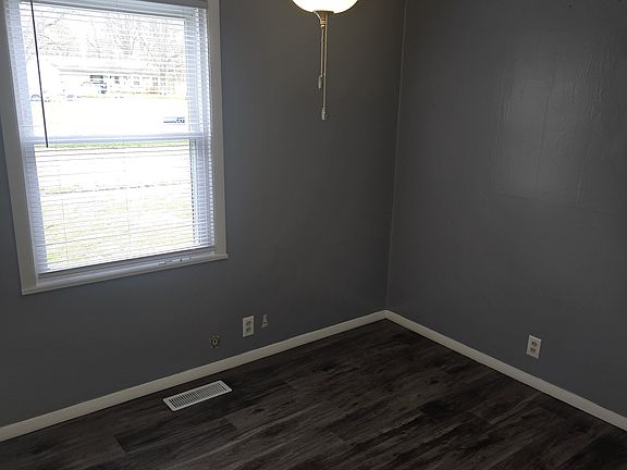 2nd image of 1300 S Colony Dr