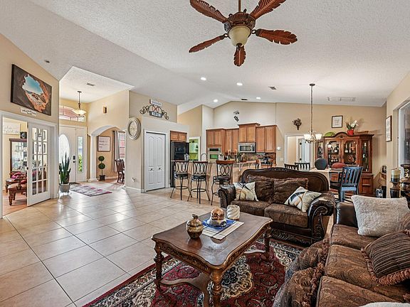 4th image of 3044 SW Savona Boulevard