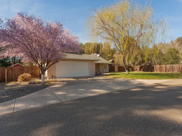 1822 Heller Ln, Redding, CA 96001