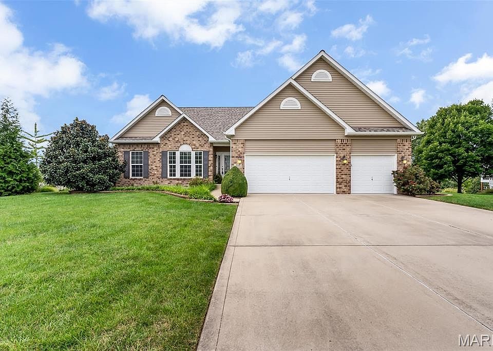 1st image of 831 Autumn Rise Ln