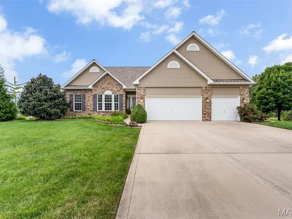 831 Autumn Rise Ln, Columbia, IL 62236