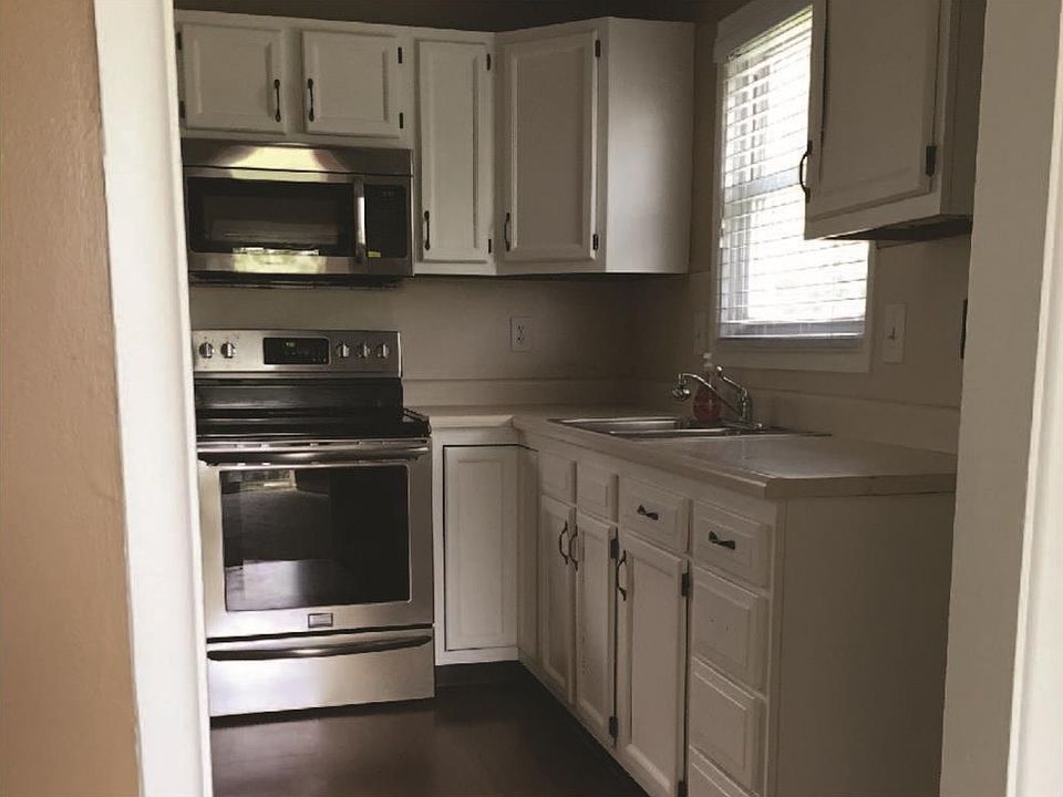 2nd image of 228 Williams St