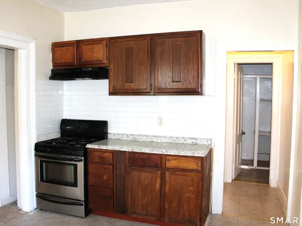 84 Henry St APT 1, New Haven, CT 06511