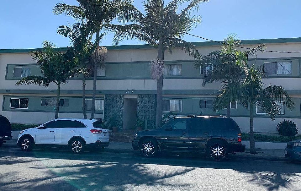 1st image of 4312 W 180th St
