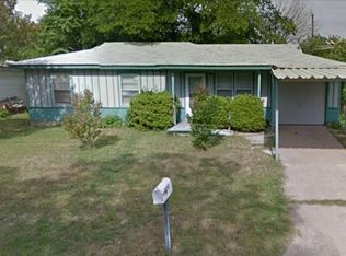 909 Vaquero St, White Settlement, TX 76108