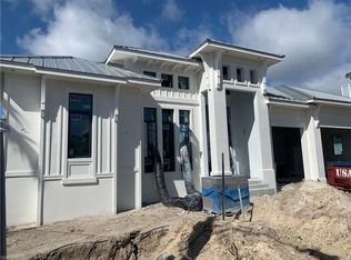 2140 Snook Dr, Naples, FL 34102