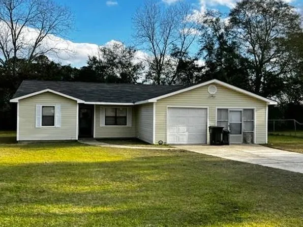 606 Avenue E, Hartford, AL 36344