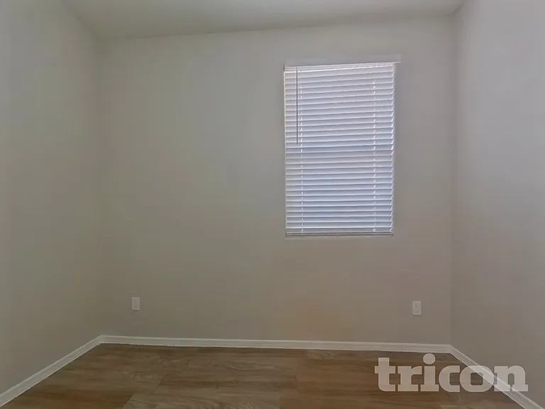 17307 W Monroe St — Photo 12