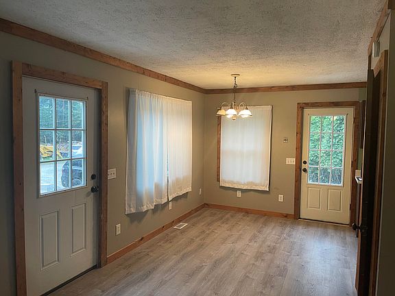 4th image of 10613 Emory Ln