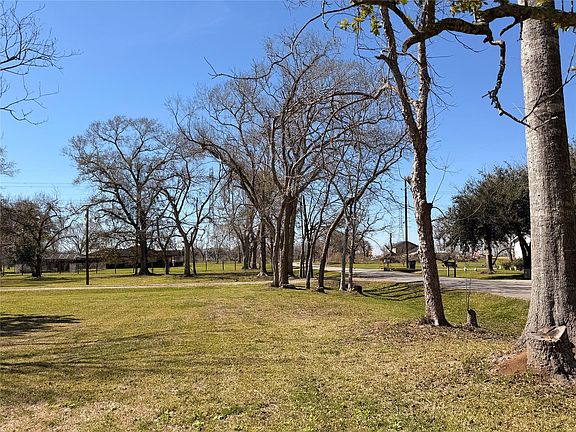 5th image of 10217 Weldon Rd