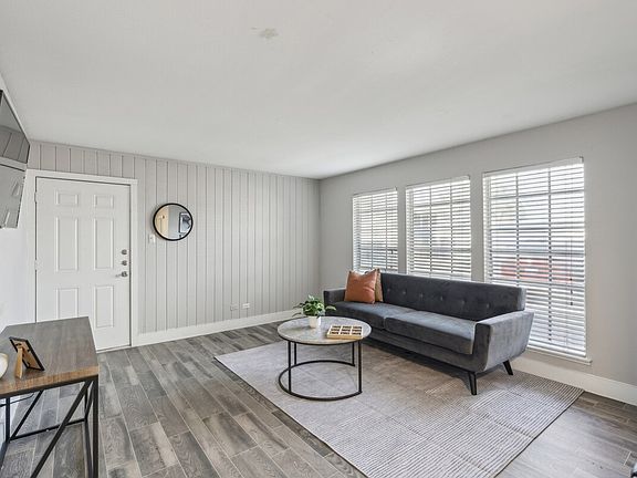 4th image of 409 Hollandale Cir #Id1067462p