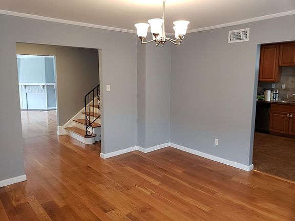 5th image of 1624 Albemarle Way