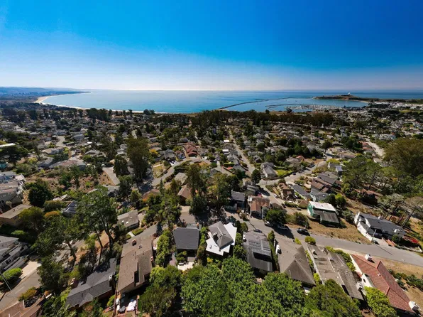 212 Dolores St, El Granada, CA 94018