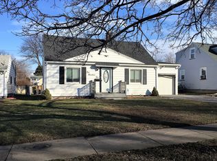102 Standish Rd, Rochester, NY 14626