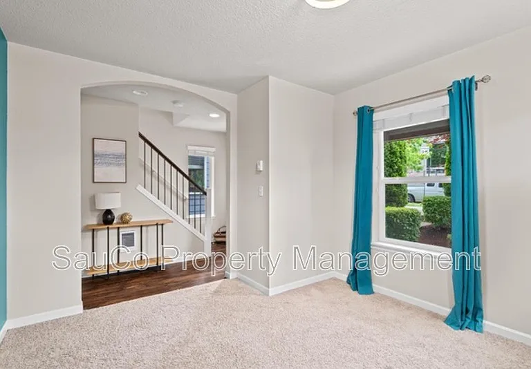 7595 NW 170th Ave — Photo 10