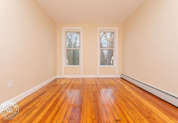 2nd image of 477 Bainbridge St #5D