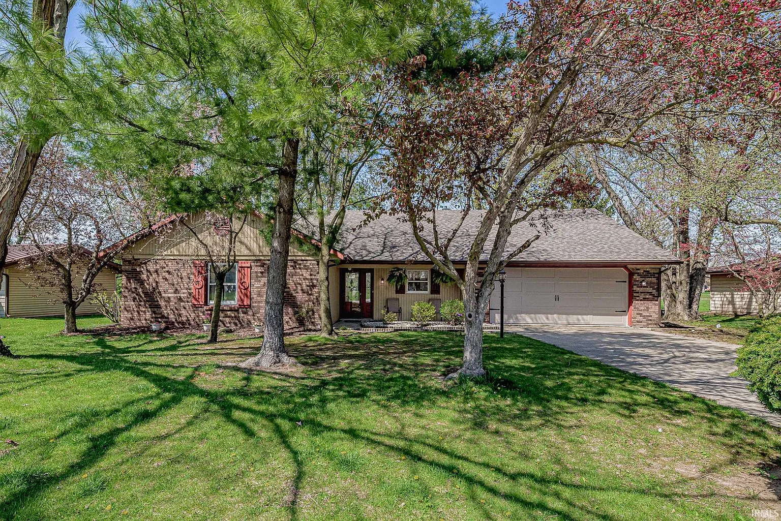 409 Eagle Ct photo 1