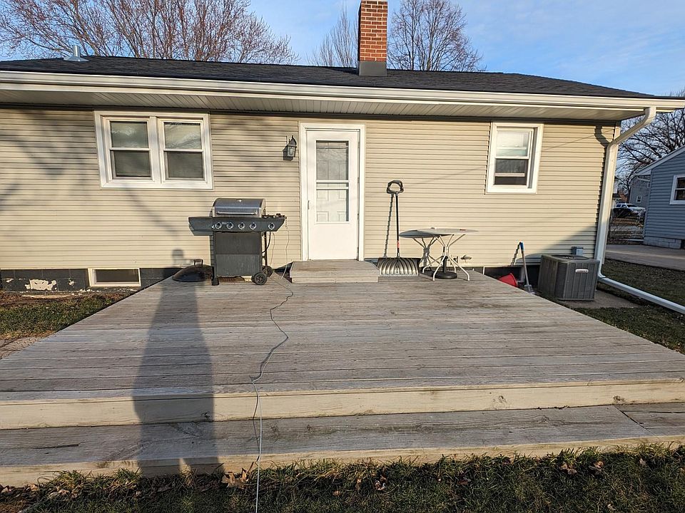 1st image of 729 Caroline St