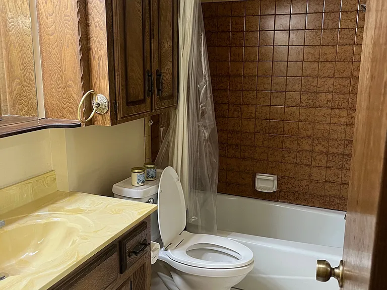 7608 N 122nd East Ave — Photo 16