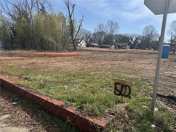 2nd image of 502 Thomas St