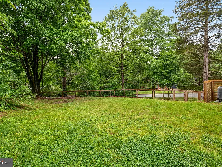 8805 Menard Ct — Photo 31