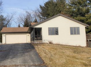 133 Valhalla Dr NE, Poplar Grove, IL 61065