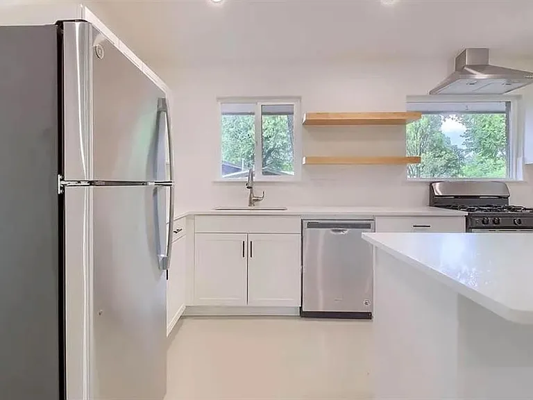 3502 Catalina Dr #A — Photo 11