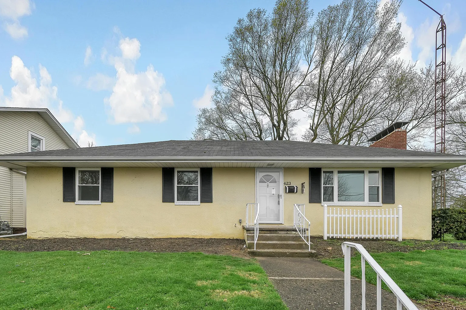 423 Cedarcrest Ave photo 1