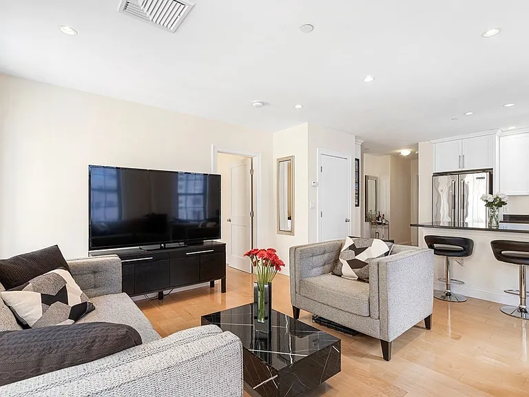 101 Broad St #8A — Photo 3