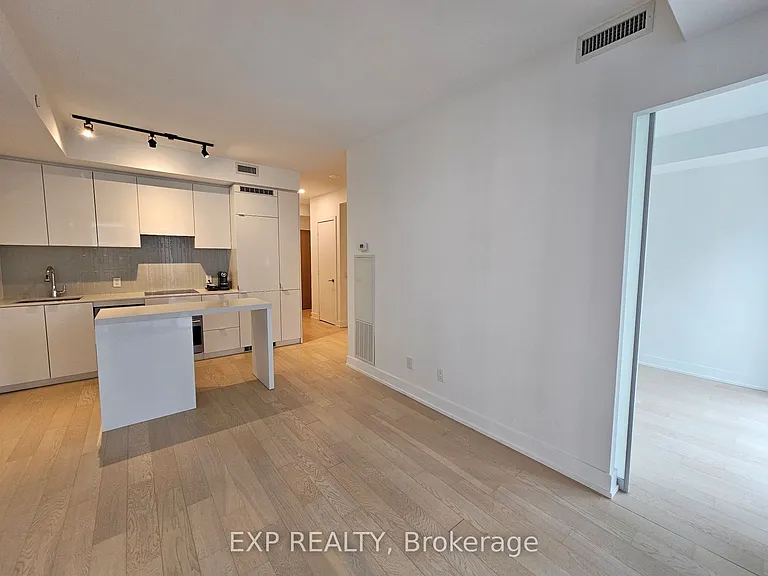 7 Grenville St #1209 — Photo 1