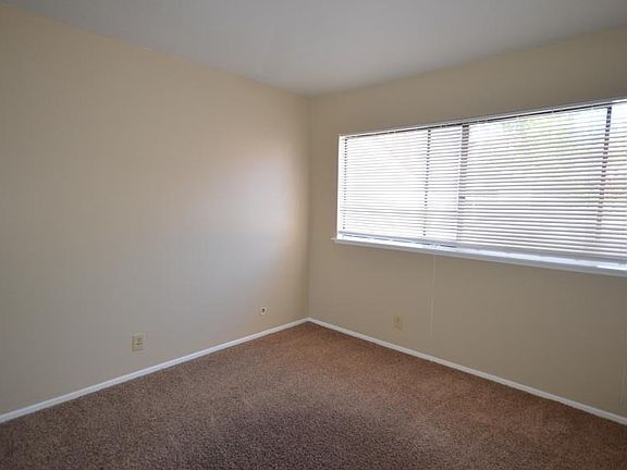 5th image of 724 S Camino Grande