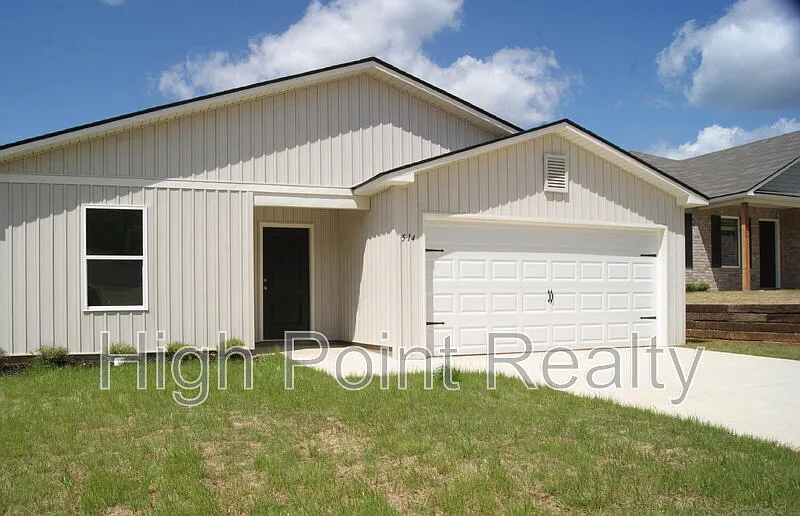 3 bed, 2.0 bath, 1328 sqft, $1,595 — Photo 2