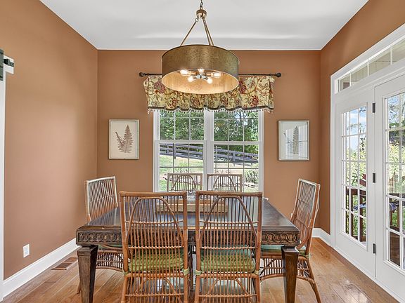 24th image of 157 Giles Ln