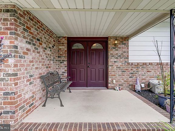 4th image of 10 Pasadena Dr