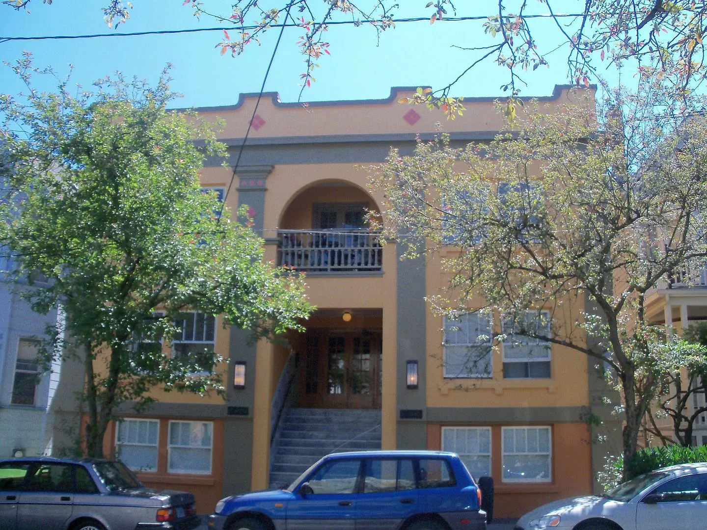 Flandora Apartments — Photo 4