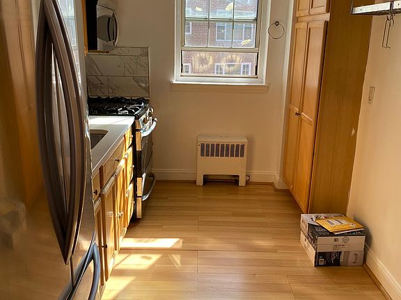 2nd image of 210 Pelham Rd APT 5K