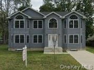 214 Clark St, Brentwood, NY 11717