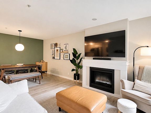 4th image of 3105 Lincoln Ave #210