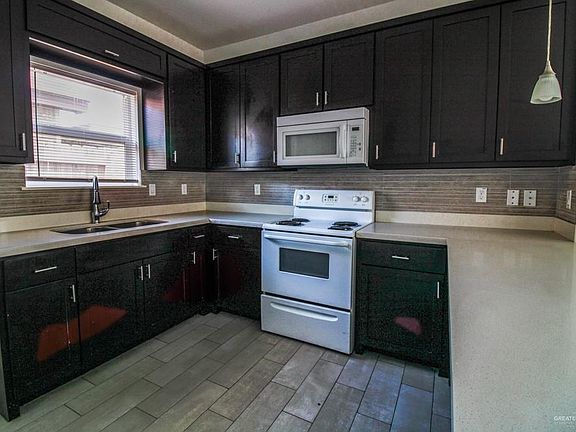 5th image of 3602 Valeria St #4