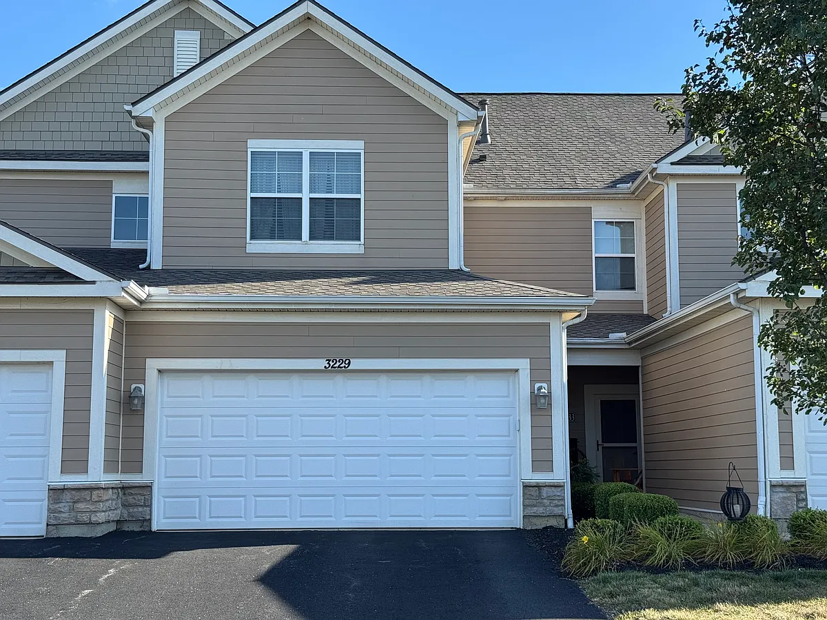 Building Photo - 3229 Rossmore Cir