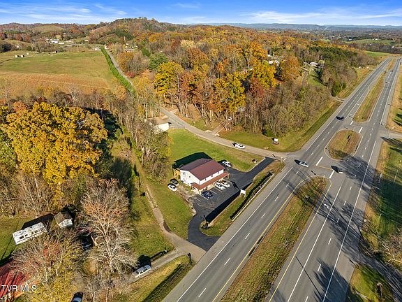 3rd image of 3241 Enka Hwy