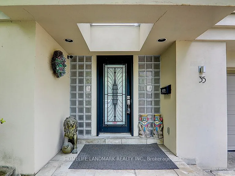 35 Gardiner Rd E — Photo 3