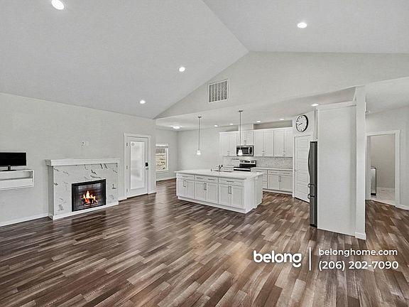 4th image of 410 Emerald St #A