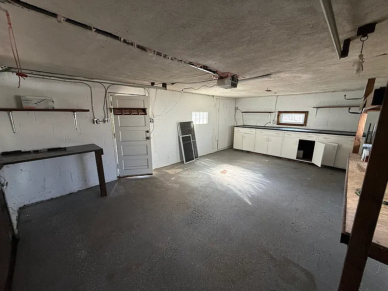 17W287 Halsey Rd — Photo 10