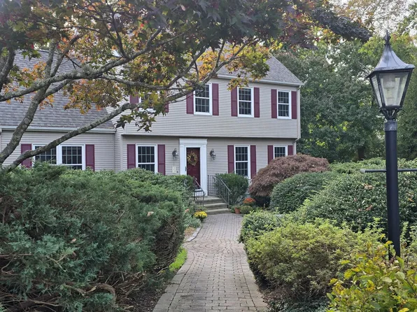 49 Overlook Avenue, Groton, CT 06355