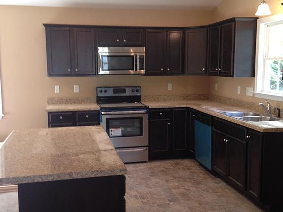 Large Eat In Kitchen with Stainless Appliances and Kitchen I