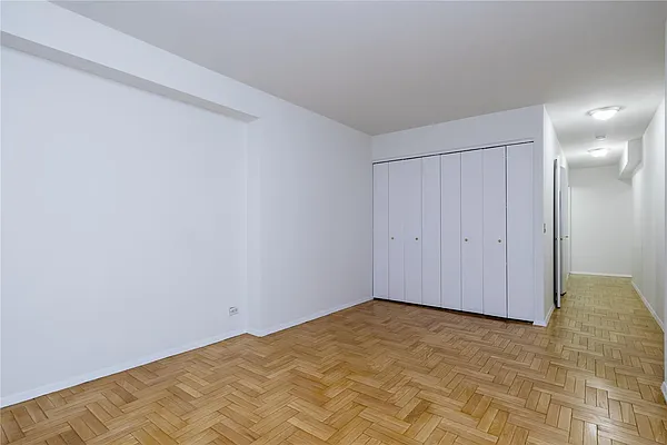 Rented by Reuveni LLC | media 18