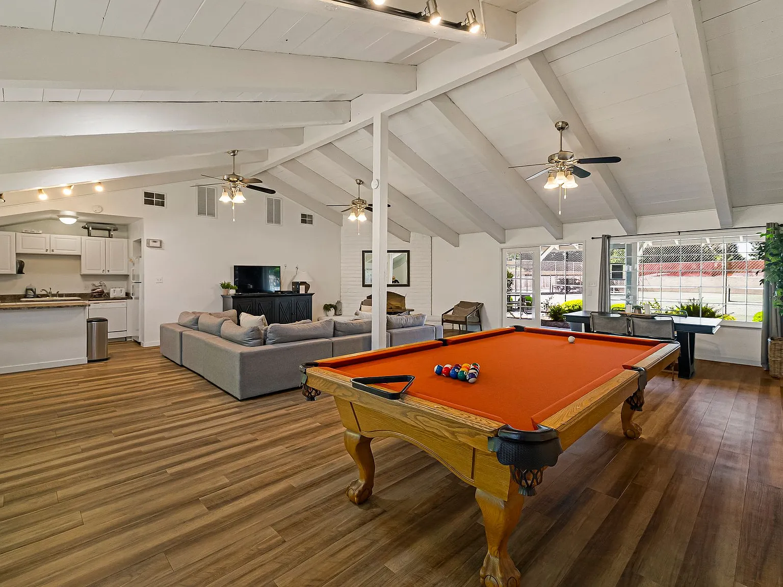 Train Station Apartments — Photo 2